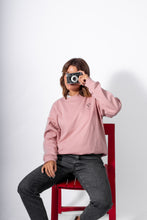 Carregar imagem no visualizador da galeria, Washed Pink Sweatshirt
